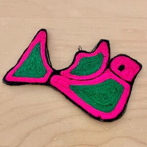 VTG Huichol Mexican Yarn Painting Folk Art Bird Ornament Pink and Green 5"